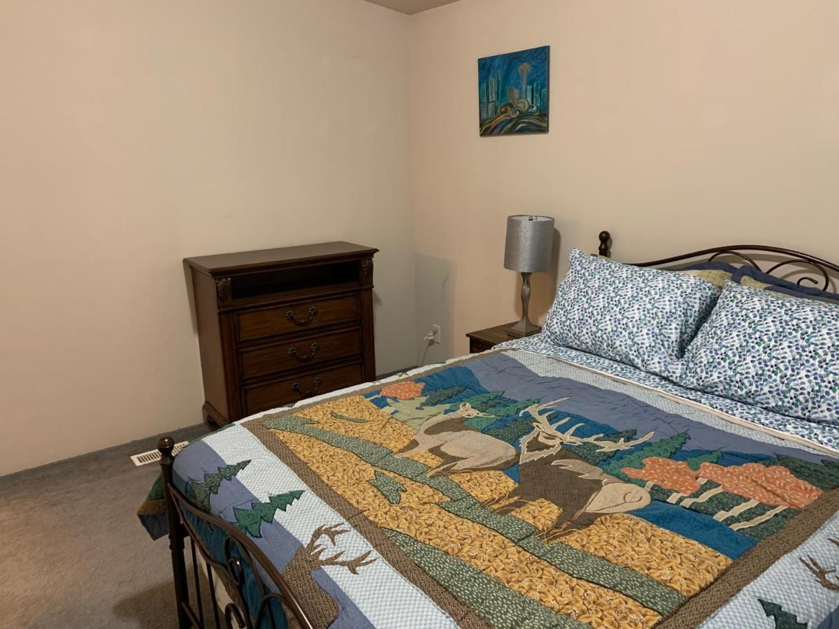 פינקל Glacier Haven Inn מראה חיצוני תמונה