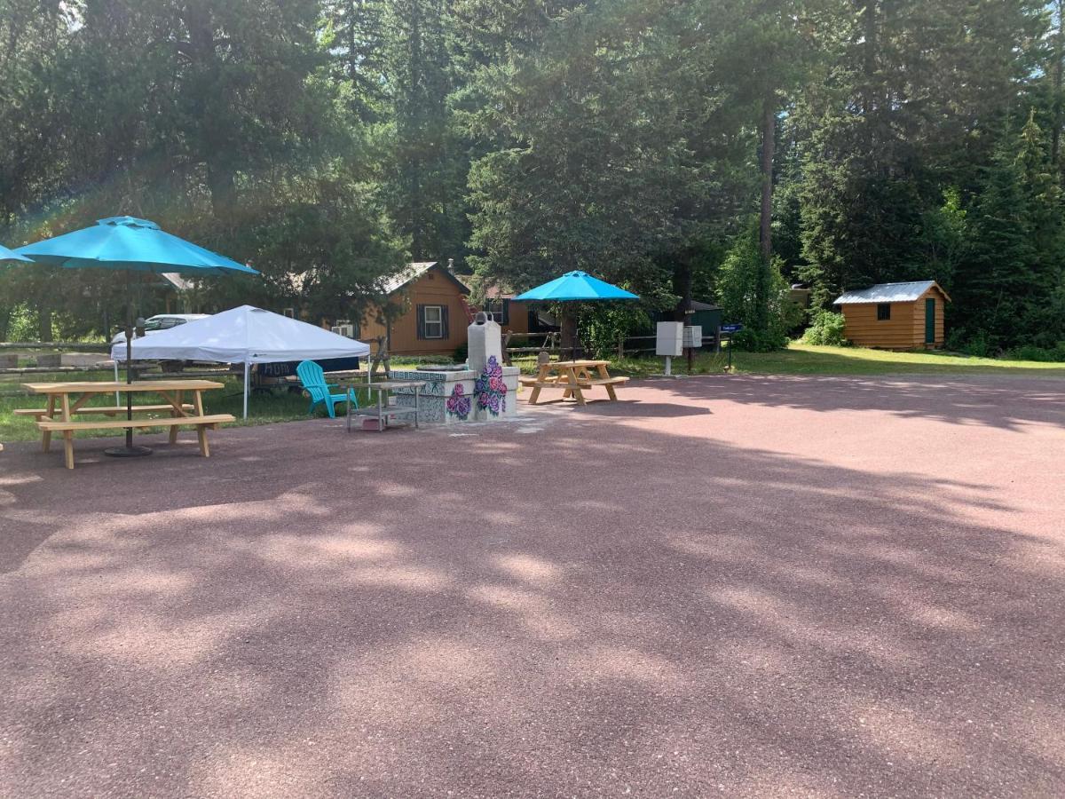 פינקל Glacier Haven Inn מראה חיצוני תמונה