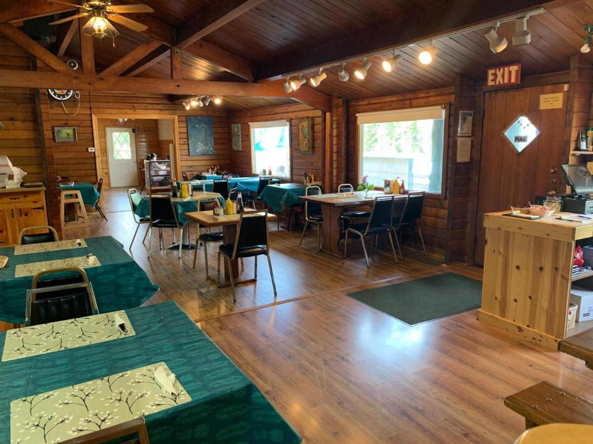 פינקל Glacier Haven Inn מראה חיצוני תמונה